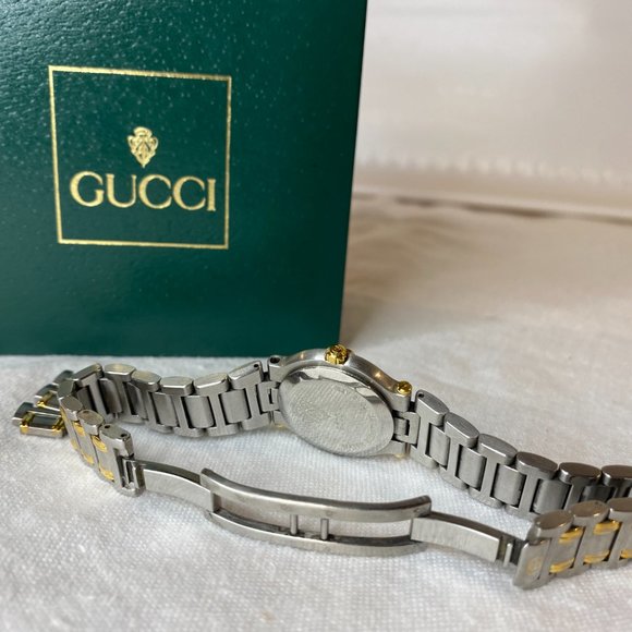 Authentic Vintage Gucci Two-Tone Ladies 9200L Watch - Picture 3 of 10